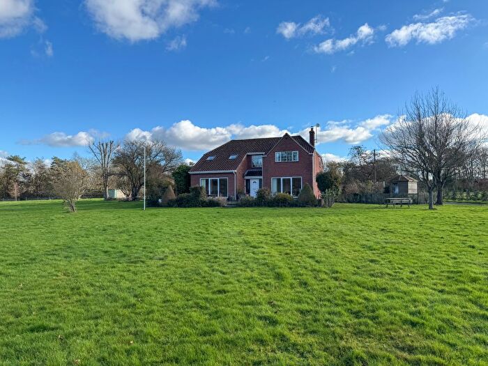 6 Bedroom Detached House For Sale In Birchwood Road, Langham, CO4