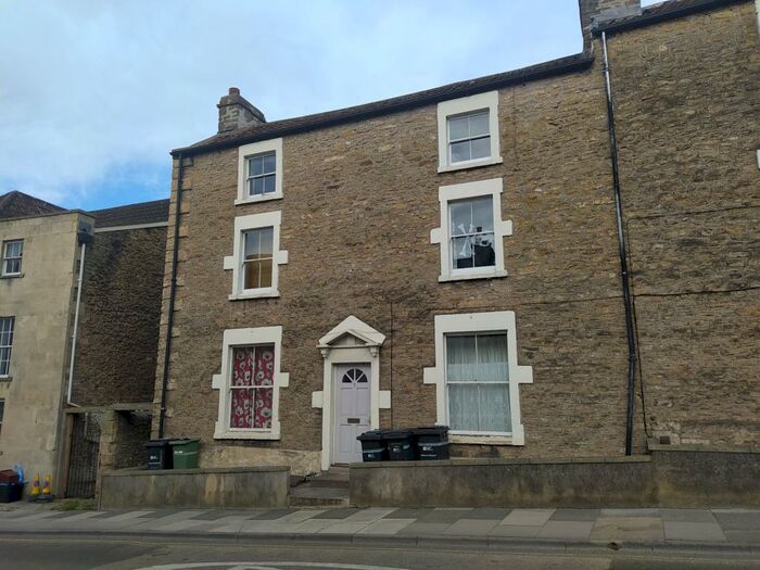 1 Bedroom Apartment To Rent In North Parade, Frome, BA11