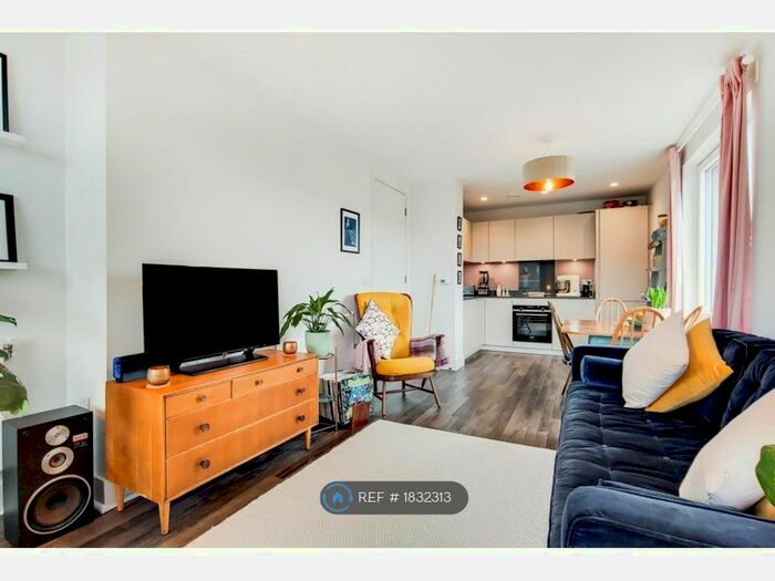 1 Bedroom Flat To Rent In Moulding Lane, London, SE14