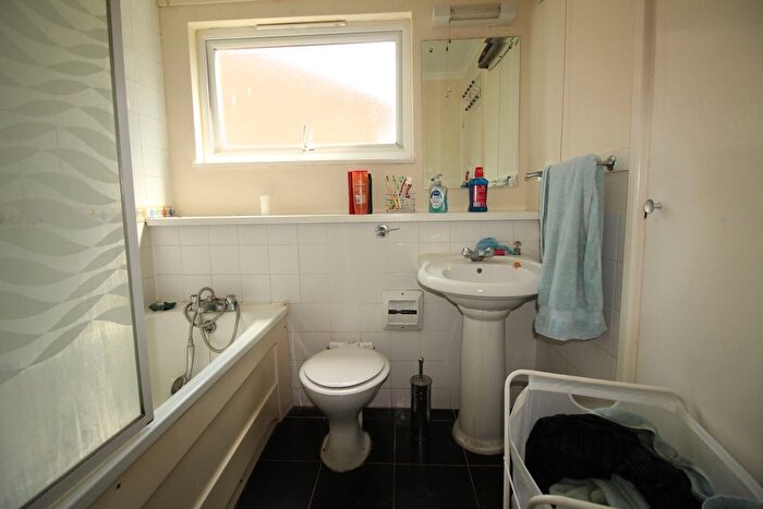 1 Bedroom Flat To Rent In Green Acres, Croydon, CR0