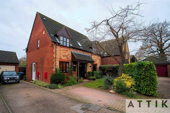 5 Bedroom Detached House For Sale In All Saints Green, Worlingham, Beccles, NR34