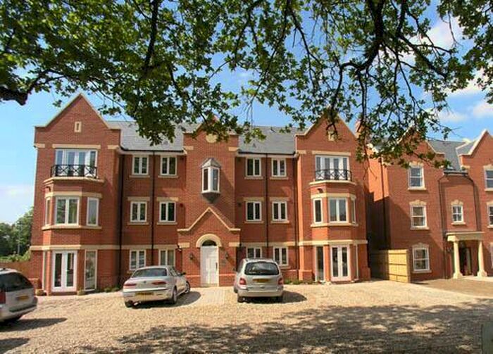 2 Bedroom Flat To Rent In Longbourn, Windsor, SL4