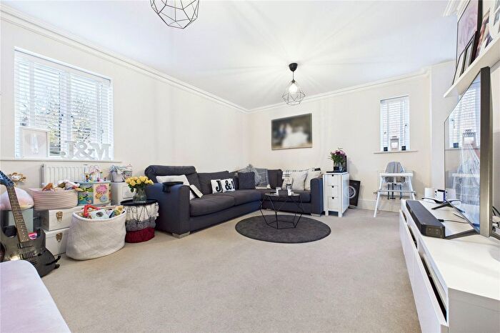 2 Bedroom Flat For Sale In Abbey Gardens, Upper Woolhampton, Reading, Berkshire, RG7