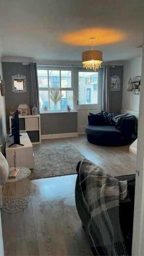 2 Bedroom Town House To Rent In Whimbrel Avenue, Newton-Le-Willows, WA12