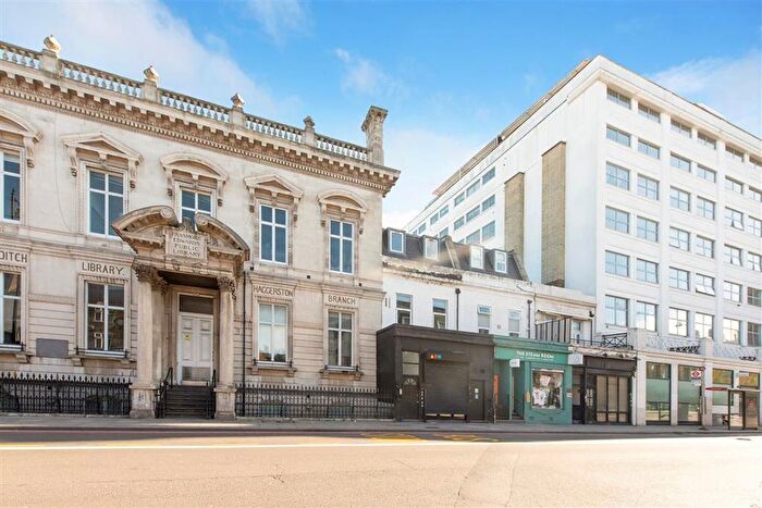 Studio For Sale In Kingsland Road, Hoxton, E2