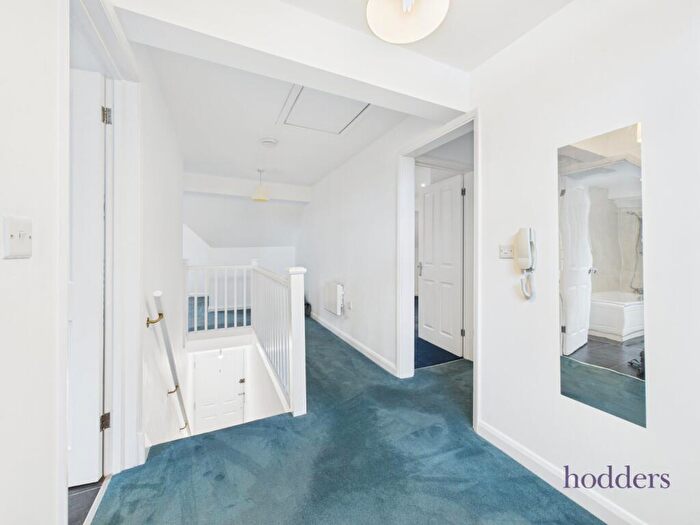 2 Bedroom Apartment To Rent In Surrey, KT16