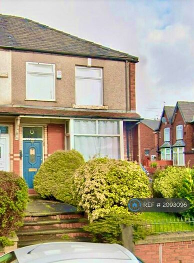 3 Bedroom Semi-Detached House To Rent In Broad Lane, Rochdale, OL16