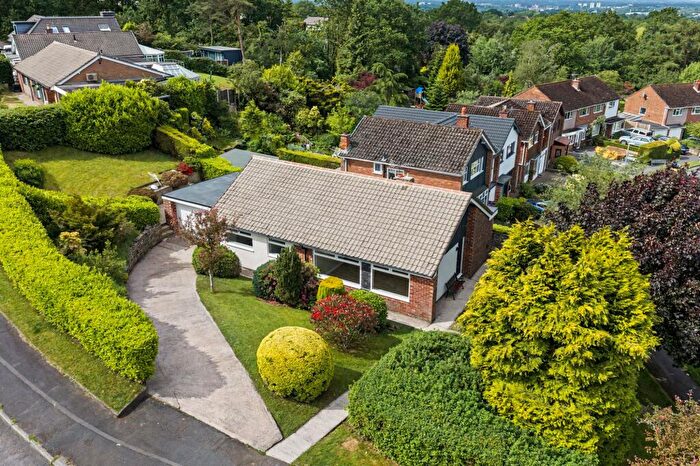 3 Bedroom Detached Bungalow For Sale In Blackthorne Road, Hyde, SK14
