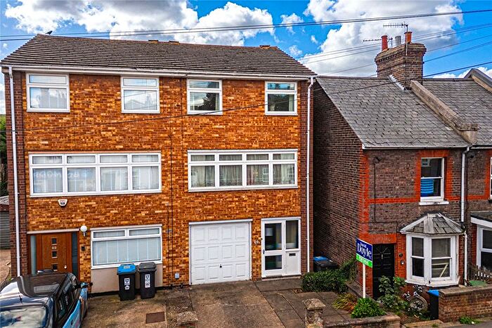 3 Bedroom Semi-Detached House To Rent In St. Johns Road, Boxmoor, Hemel Hempstead, Hertfordshire, HP1