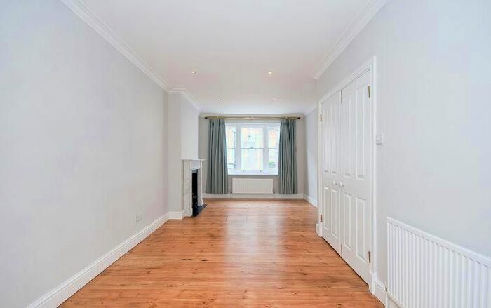 3 Bedroom Flat To Rent In Gloucester Place, Marylebone, London, NW1
