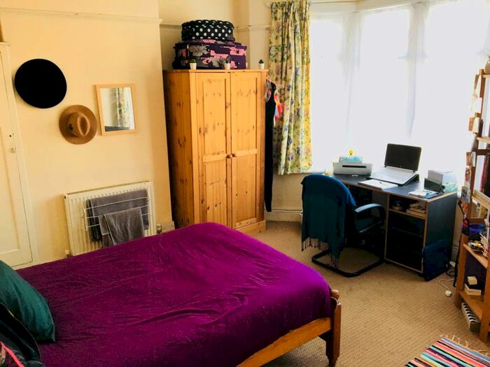 4 Bedroom House To Rent In Edington Avenue, Heath, Cardiff, CF14