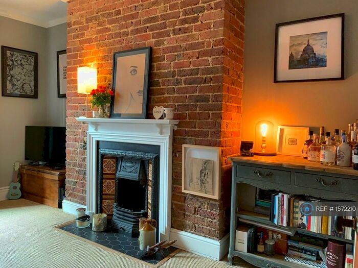 1 Bedroom Flat To Rent In Church Road, London, SE19