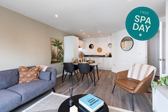 2 Bedroom Flat To Rent In Flat, Marina Place, Birmingham, B16