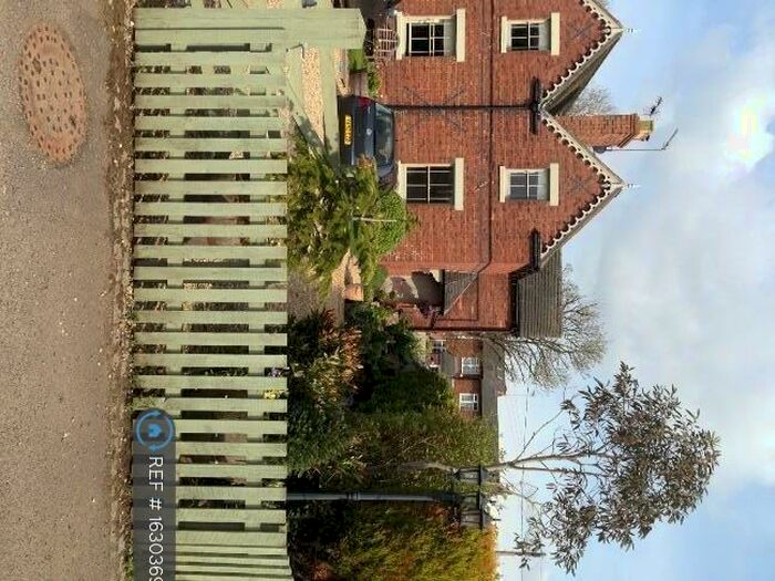 3 Bedroom Semi-Detached House To Rent In The Locks, Rugby, CV21