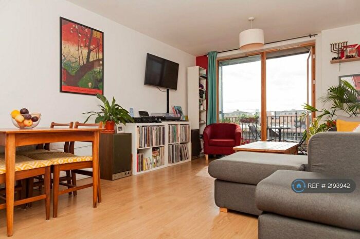 1 Bedroom Flat To Rent In Mare Street, London, E8