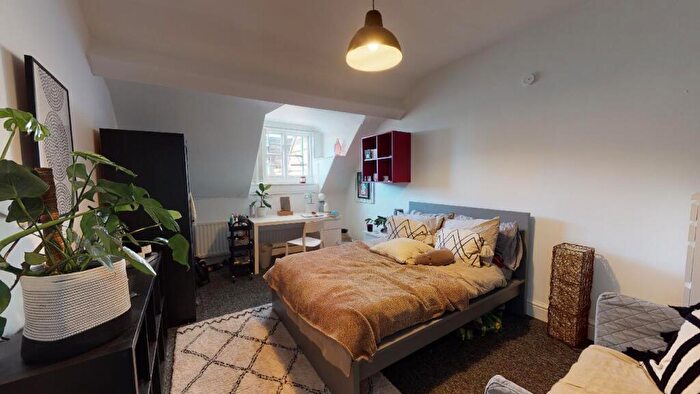 2 Bedroom Flat To Rent In Gambier Terrace, Liverpool, L1