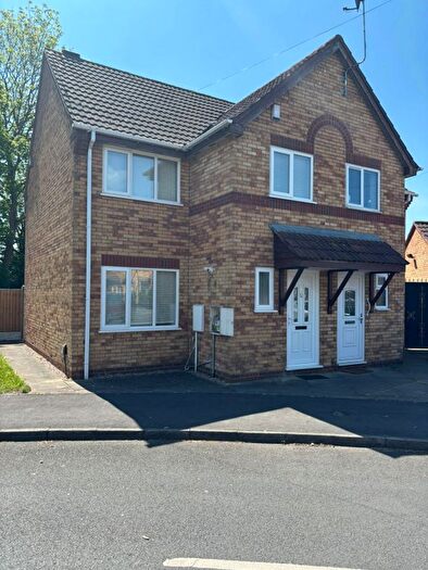 3 Bedroom Semi-Detached House To Rent In Peacock Close, Tipton, DY4