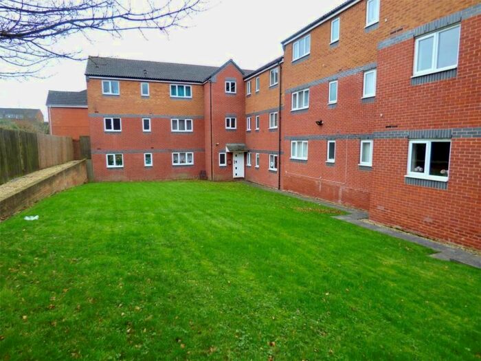 2 Bedroom Flat To Rent In Peel Drive, Wilnecote, Tamworth, B77