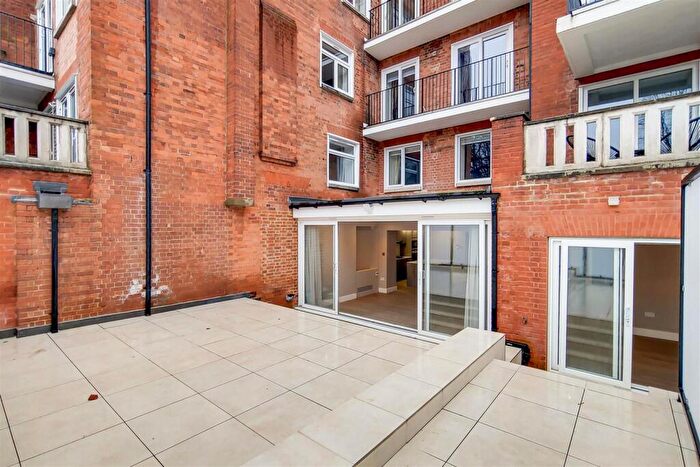 2 Bedroom Apartment To Rent In Fitzjohns Avenue, Hampstead, London, NW3