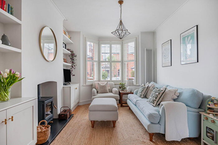 3 Bedroom Semi Detached House For Sale In Agraria Road, Guildford, GU2