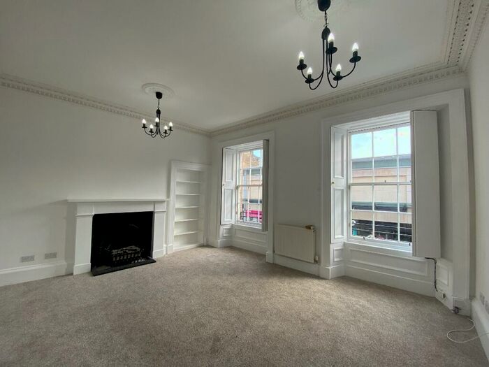 3 Bedroom Flat To Rent In High Street, Kirkcaldy, Fife, KY1