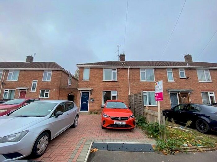 3 Bedroom Semi-Detached House To Rent In Foxley Close, Norwich, NR5