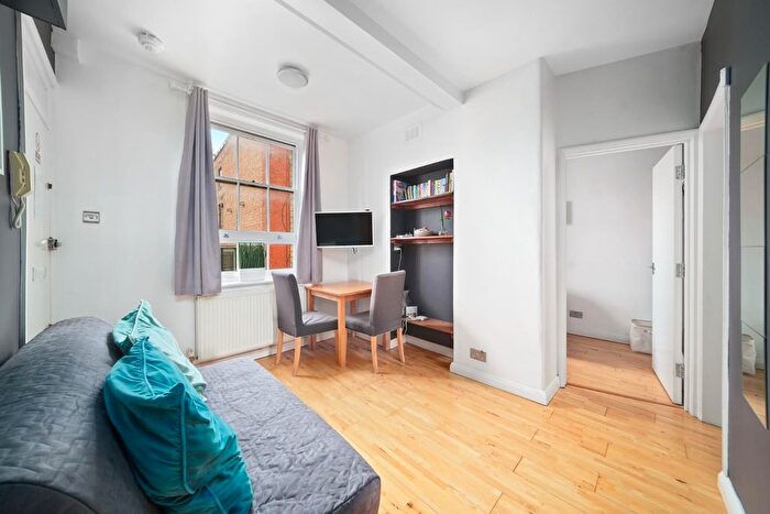 2 Bedroom Flat To Rent In Luke Street, London, Shoredich, EC2A