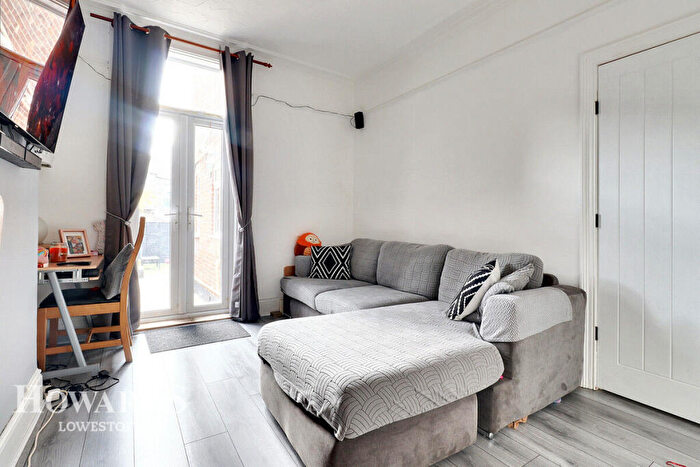 3 Bedroom Terraced House For Sale In Regent Road, Lowestoft, NR32