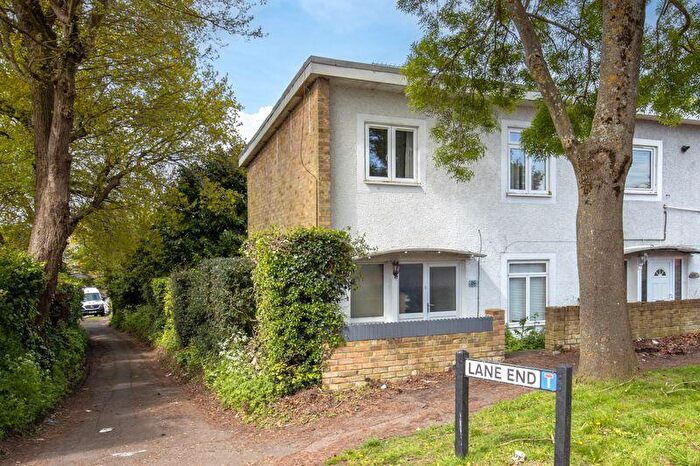 5 Bedroom Semi-Detached House For Sale In Willow Way, Hatfield, AL10