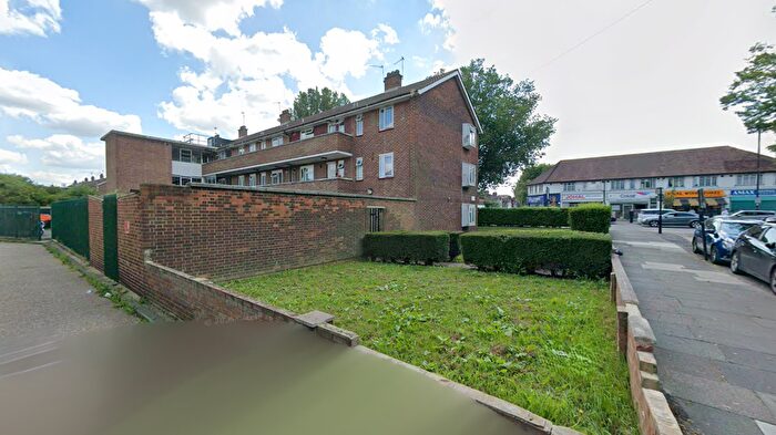 3 Bedroom Flat For Sale In The Broadway, Southall, UB1