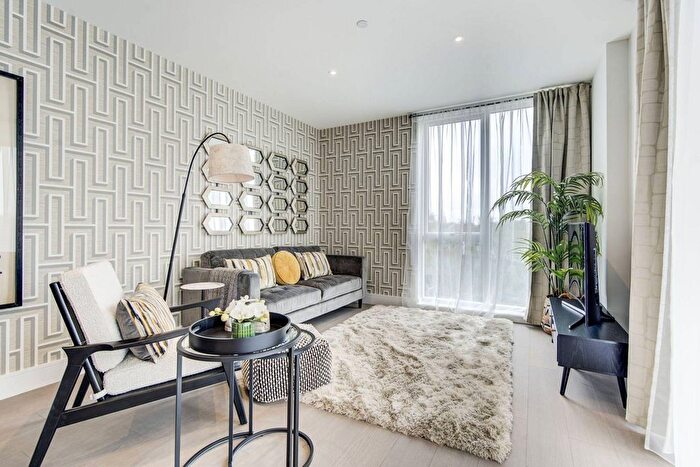 2 Bedroom Flat For Sale In Unit Bookbinder Point, Acton, W3