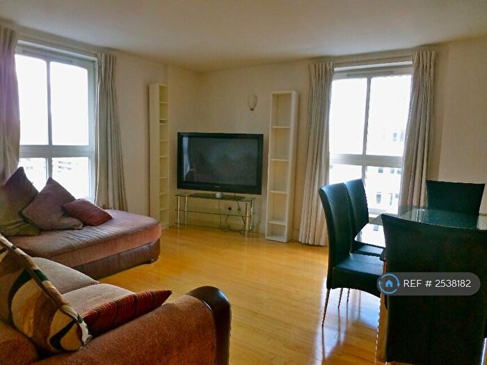 2 Bedroom Flat To Rent In Commercial Road, London, E1