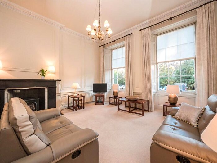2 Bedroom Flat To Rent In Heriot Row, Edinburgh, EH3