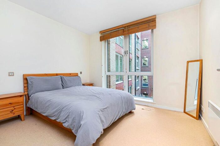 1 Bedroom Flat To Rent In Hosier Lane, London, EC1A