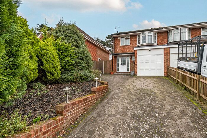 3 Bedroom End Terrace House For Sale In Kings Avenue, Bromley, BR1