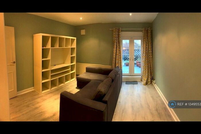 1 Bedroom Flat To Rent In Thurlow Park Road, London, SE21