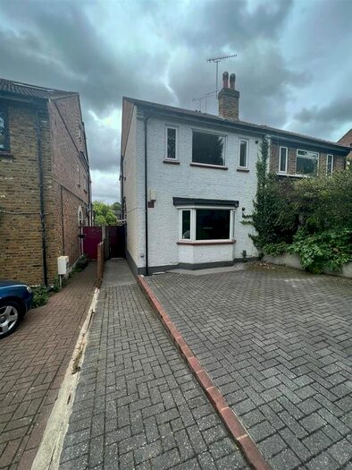 3 Bedroom Property To Rent In Westcombe Hill, London, SE3