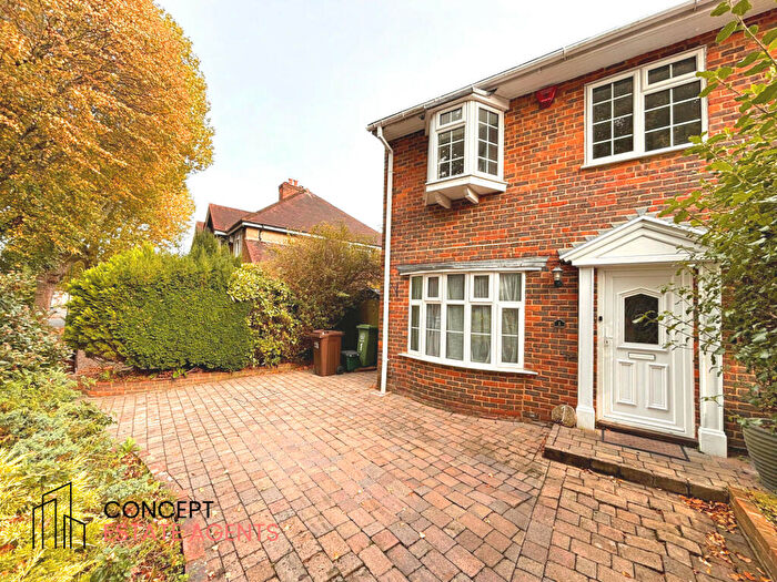 4 Bedroom Terraced House To Rent In Eastleigh Close, Sutton, Surrey, SM2