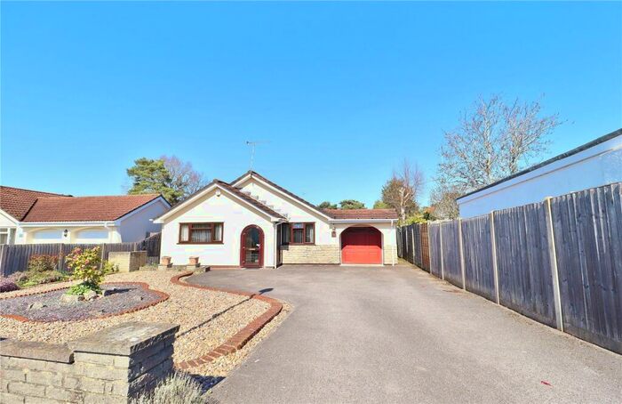 3 Bedroom Bungalow For Sale In Rowan Drive, Verwood, Dorset, BH31