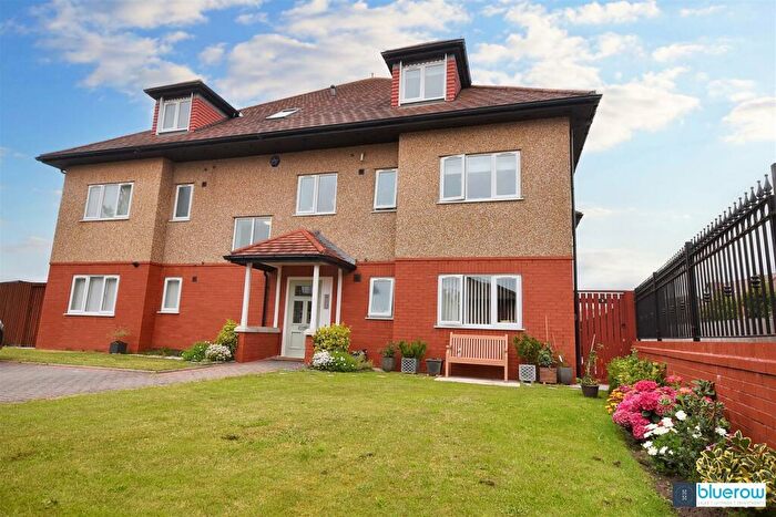 3 Bedroom Penthouse To Rent In Hall Road West, Liverpool, L23