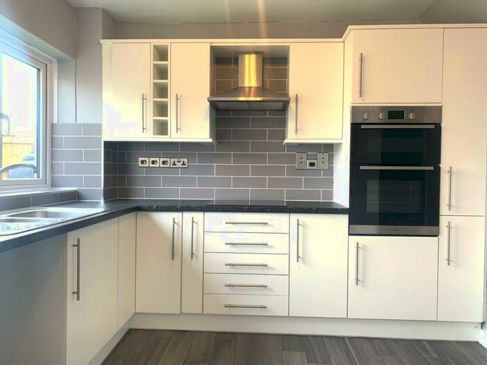 3 Bedroom House To Rent In Chiltern Close, Berinsfield, Wallingford, OX10