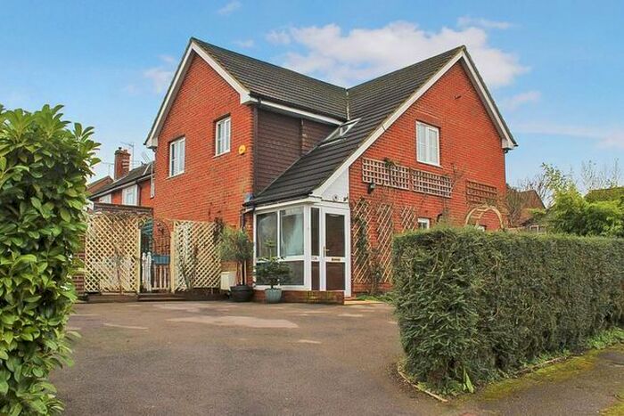 4 Bedroom Detached House To Rent In Baldreys, Farnham, Surrey, GU9