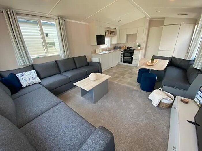 2 Bedroom Caravan For Sale In Ashbourne Heights Park, Peak District, DE6