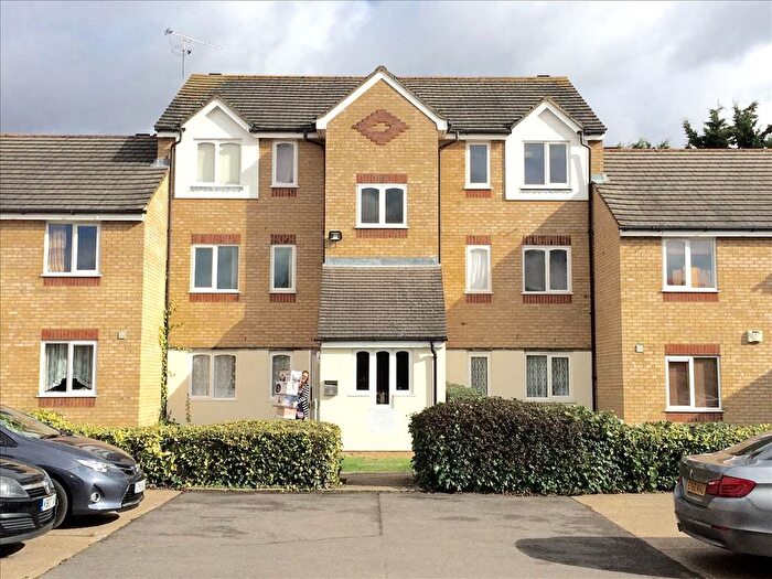 1 Bedroom Flat To Rent In Redford Close, Feltham, TW13