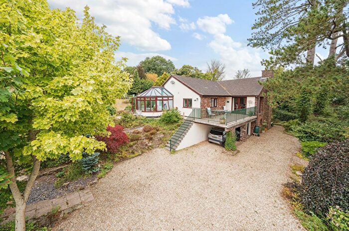 4 Bedroom Bungalow For Sale In High Street, Bampton, Tiverton, Devon, EX16