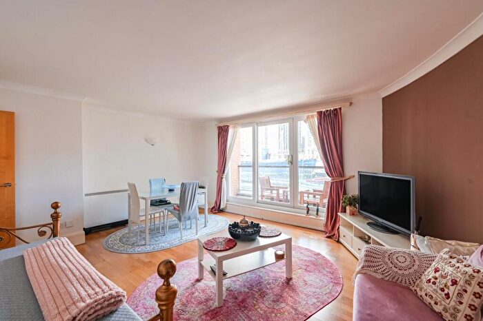 1 Bedroom Flat For Sale In Antilles Bay Apartments, Canary Wharf, London, E14