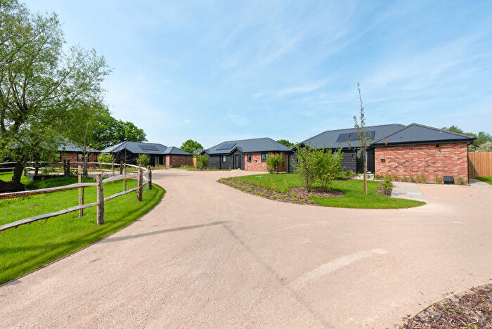 3 Bedroom Detached Bungalow For Sale In Stilebridge Lane, Maidstone, ME17