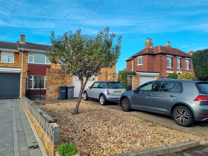3 Bedroom House To Rent In The Avenue, Gosport, PO12