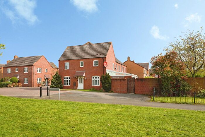 3 Bedroom End Terrace House For Sale In Hyacinth Close, Evesham, Worcestershire, WR11