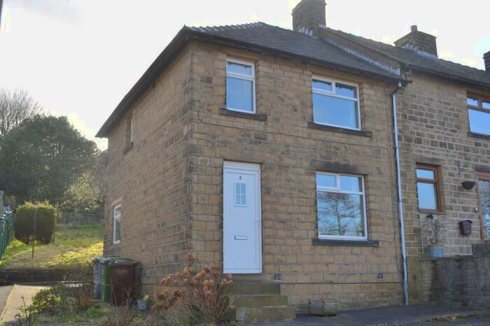 3 Bedroom End Of Terrace House To Rent In Springfield Avenue, Slaithwaite, HD7
